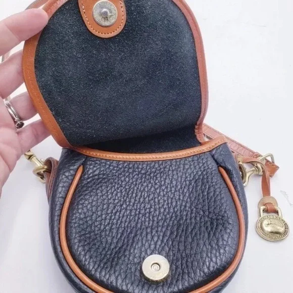 Dooney & Bourke Big Duck Crossbody Purse Black Tan Shoulder Bag - Picture 6 of 12